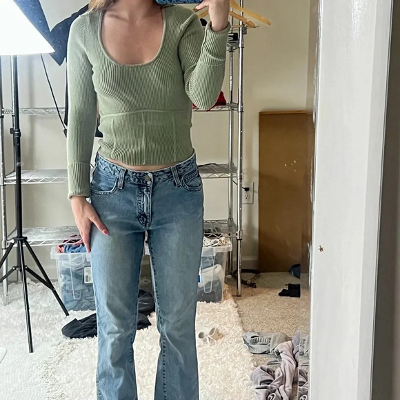 Abercrombie & Fitch Scoop Neck Long Sleeve Sweater - Picture 6 of 8